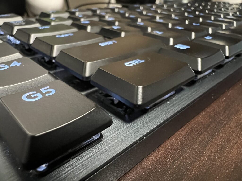 LogicoolG G913 横から