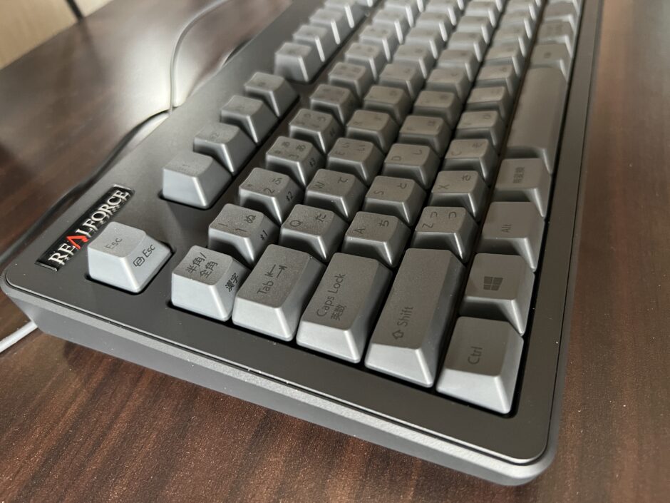 REALFORCE R3 横からの写真